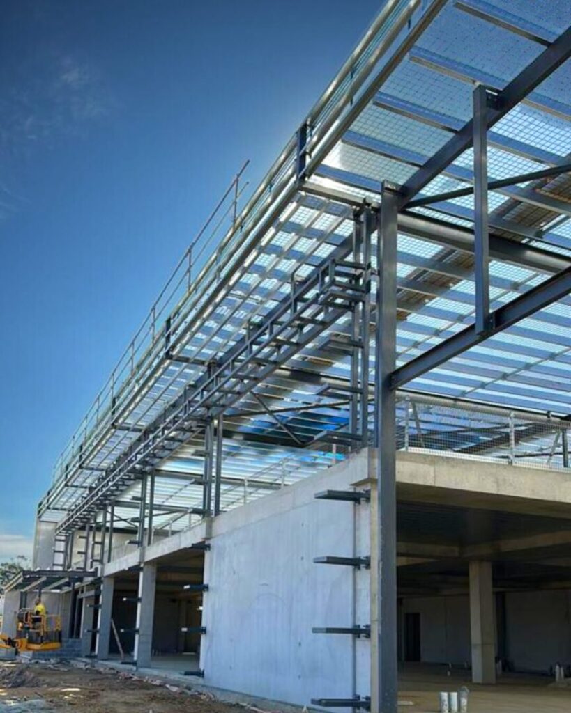 Steel structure rigged for data centre façade and offices in Moss Vale